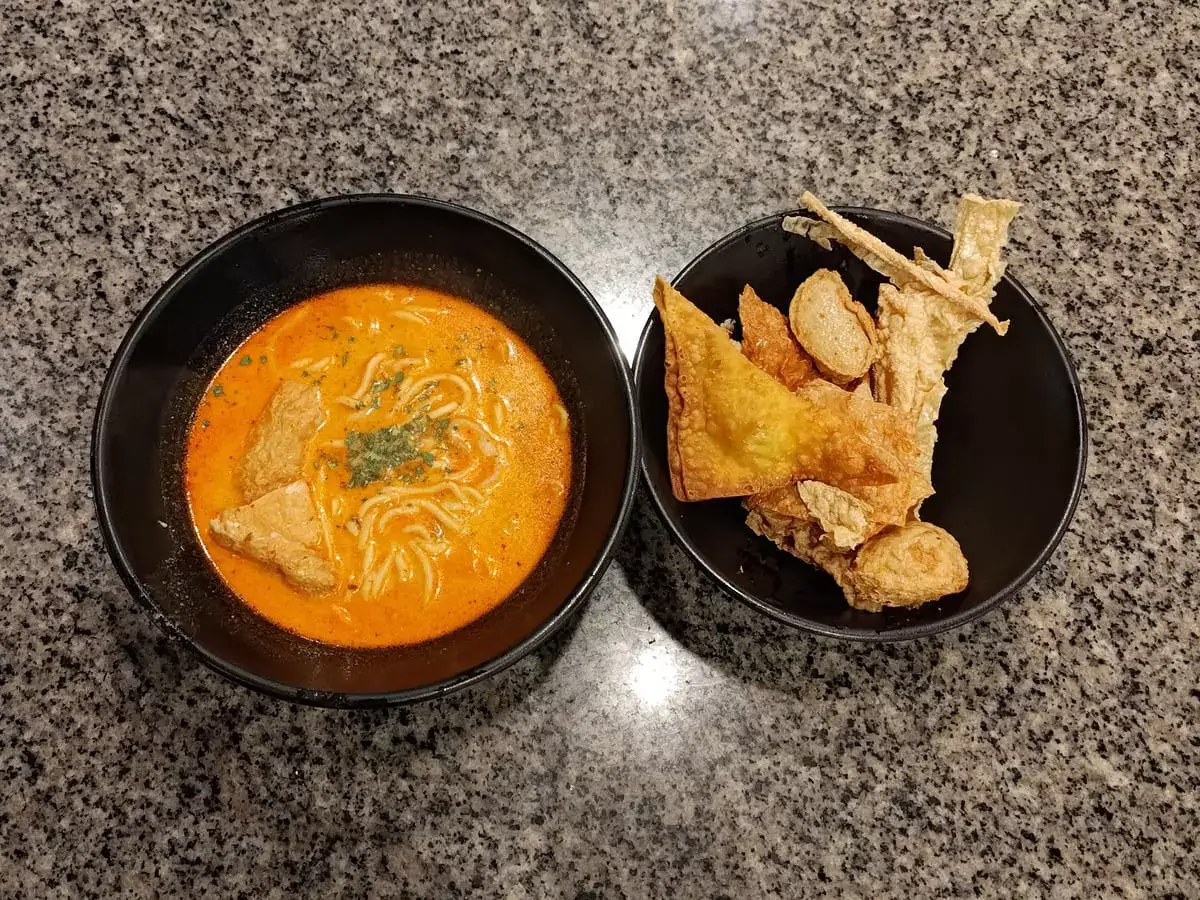 109 Teochew Yong Tau Foo: Yong Tau Foo Laksa Yellow Noodles & Assorted Fried Yong Tau Foo