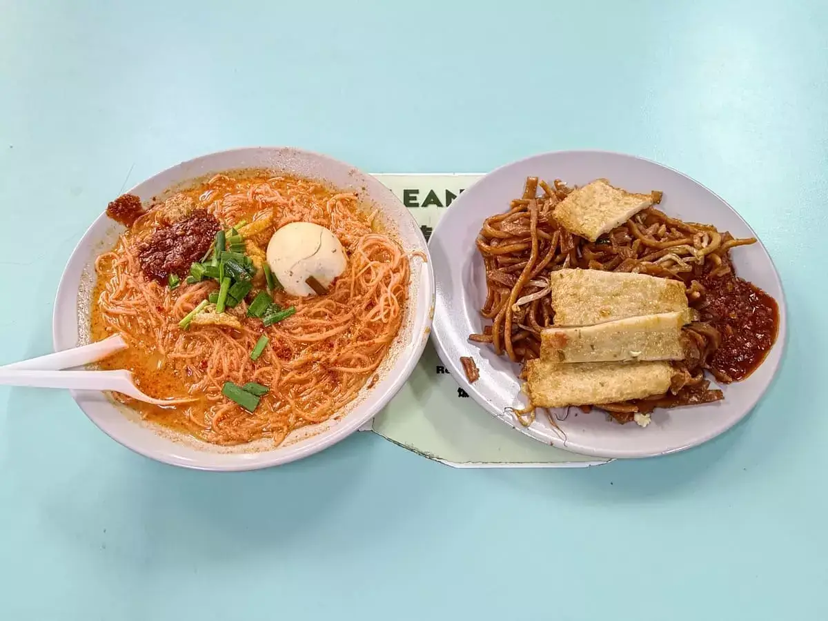 153 Traditional Cuisine: Mee Siam & Fried Noodles