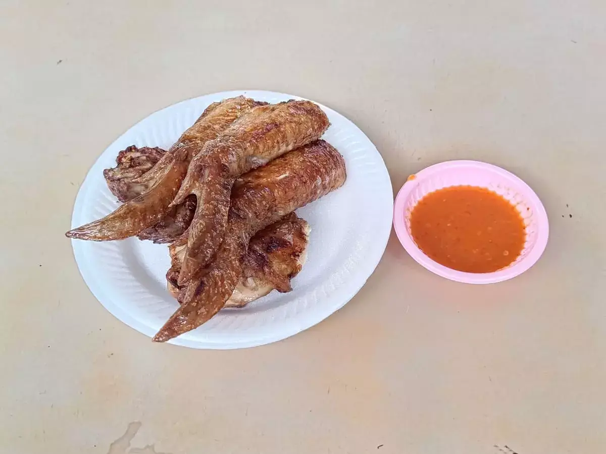 216 Choa Chu Kang BBQ Chicken Wing: BBQ Chicken Wing & Chilli Sauce