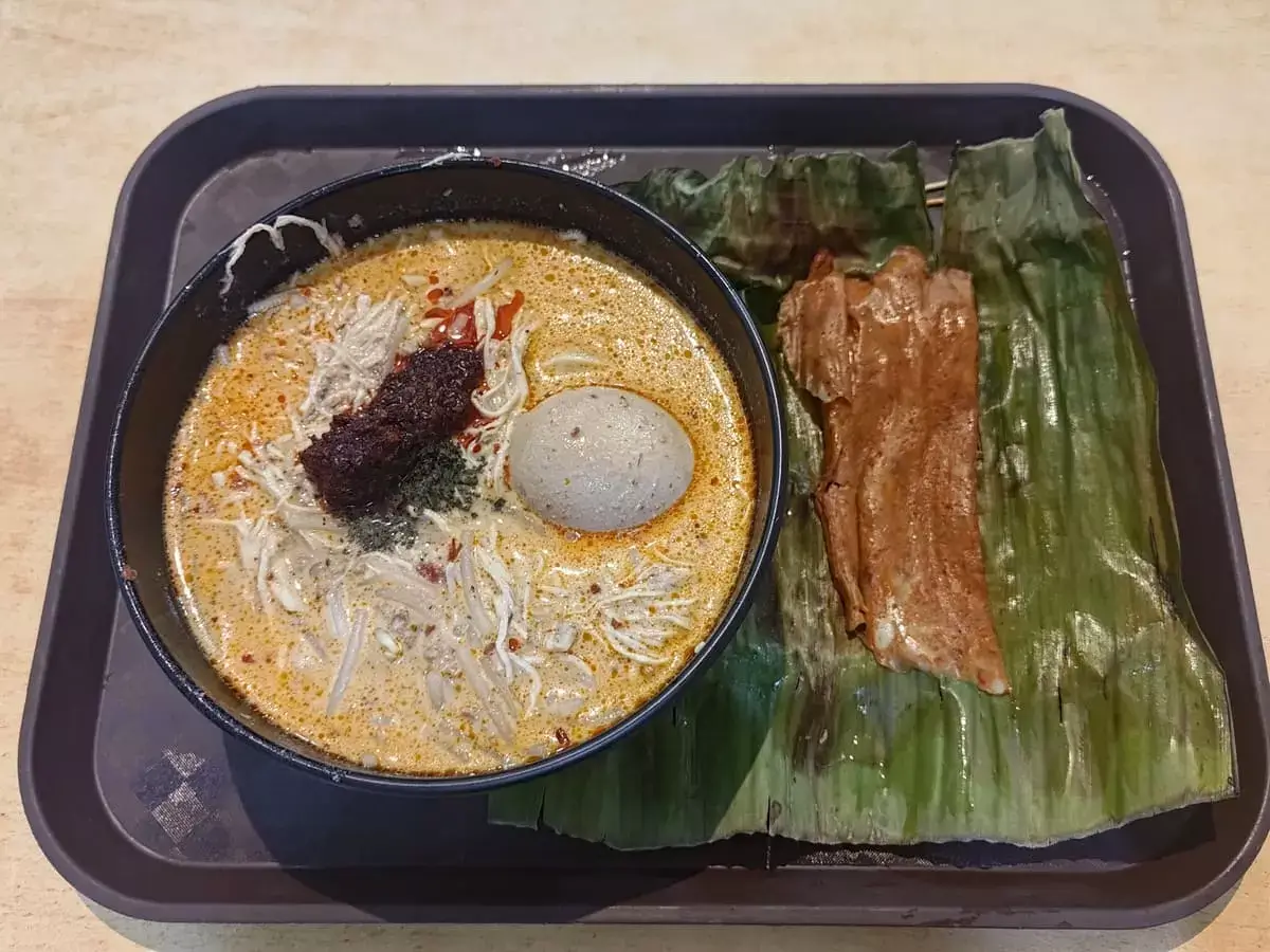 328 Katong Laksa: Shredded Chicken Katong Laksa & Otah