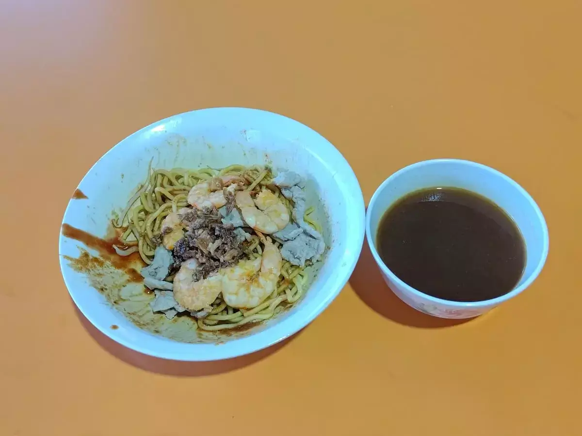 545 Whampoa Prawn Noodles: Prawn Mee Dry Yellow Noodles & Soup