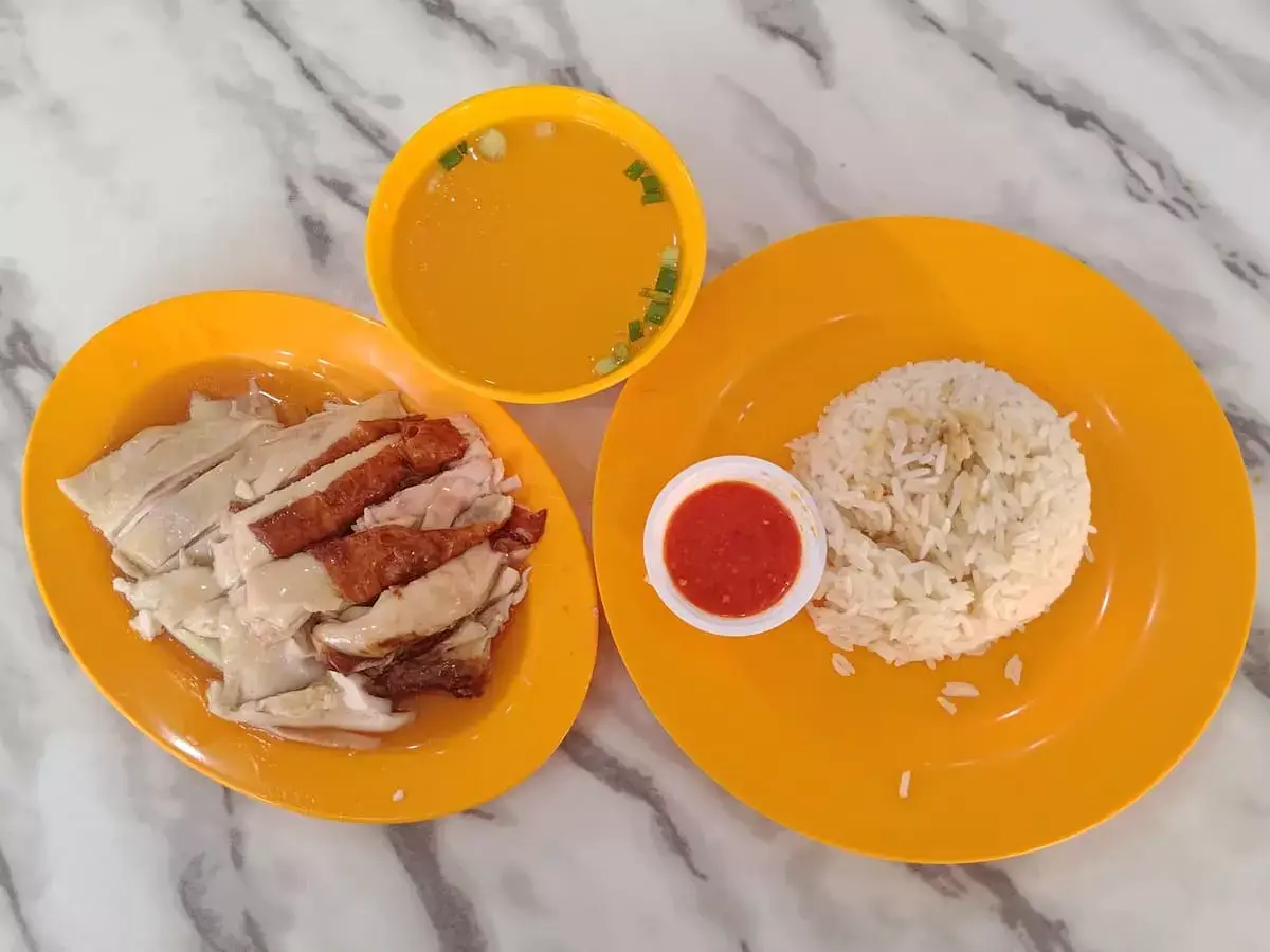 56 Qiong Yuan Chicken Rice: Hainanese Chicken & Roast Chicken with Rice & Soup