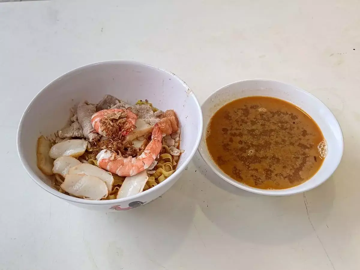 85 Redhill Prawn Noodle: Prawn Mee Mee Pok Dry & Soup