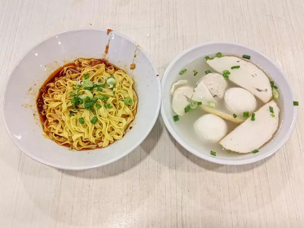 85 Redhill Teochew Fishball Noodles: Signature Mee Pok & Fishball Soup