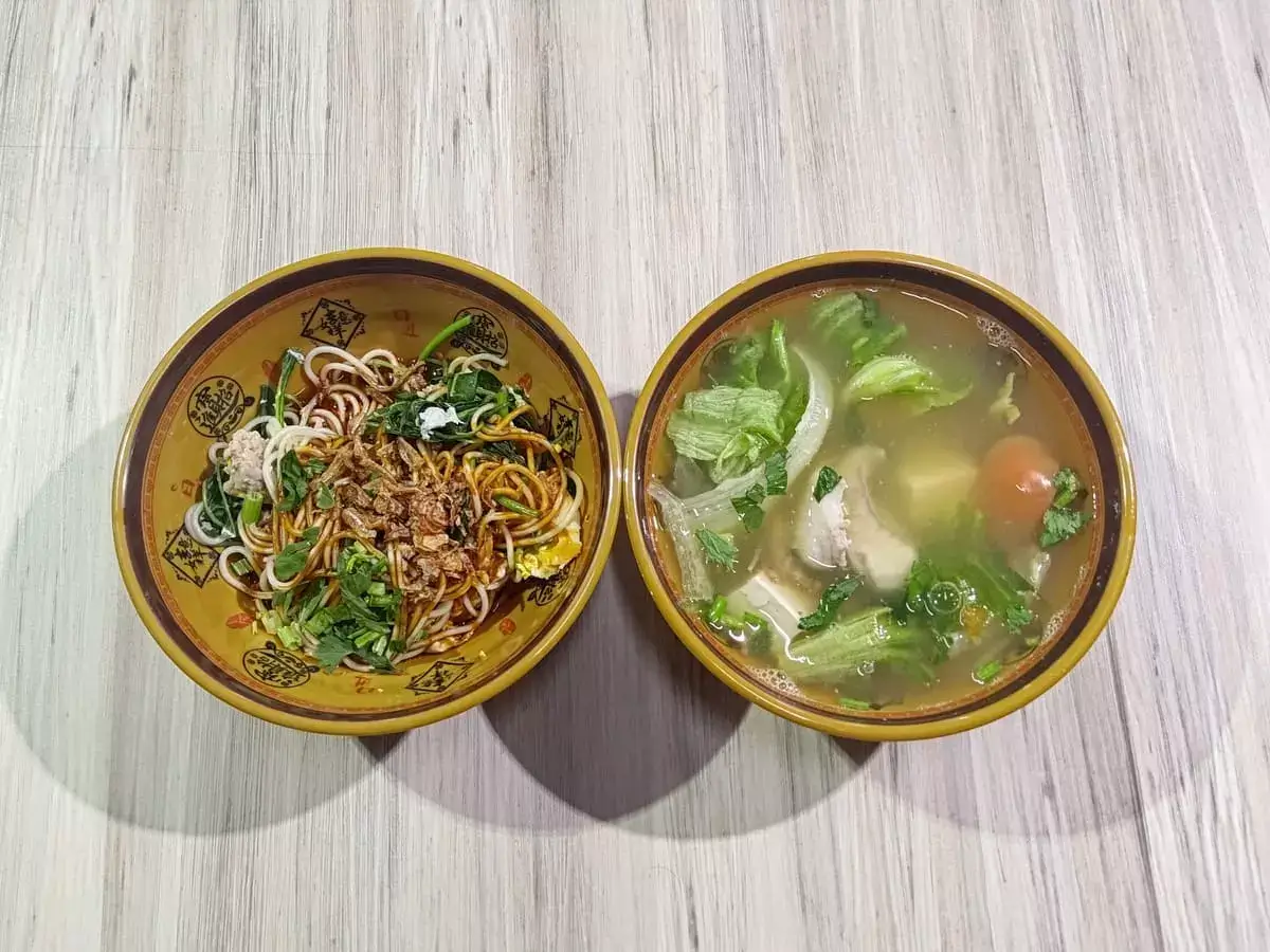 98 Handmade Noodle & Fish Soup & Spinach Soup: Signature Dry Noodle & Fish Soup