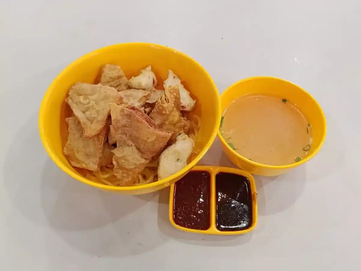 Ah Mei Yong Tau Foo: Assorted Yong Tau Foo with Yellow Noodles & Soup
