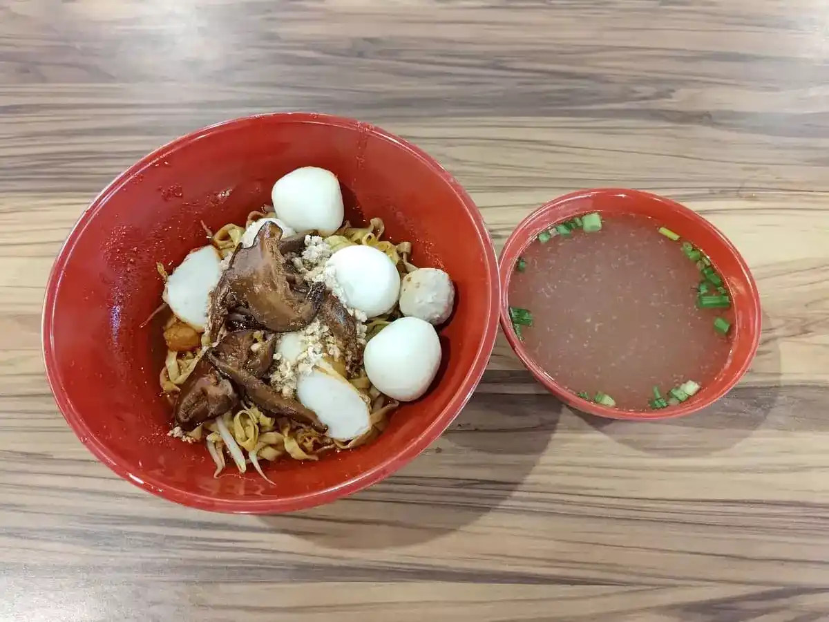 Bang Bang Mushroom Bak Chor Mee: Fishball Minced Meat Mee Pok