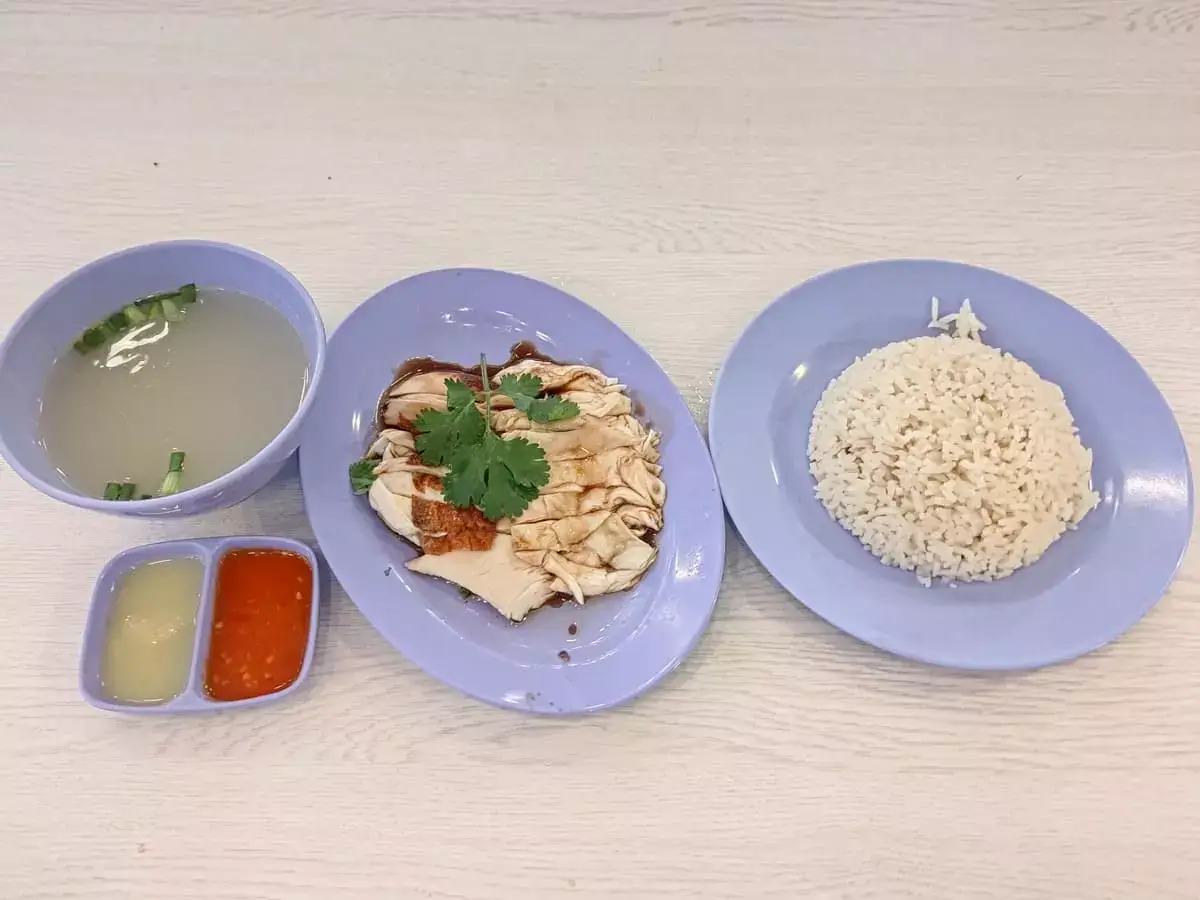 Bedok 211 Hainanese Chicken Rice: Hainanese Chicken & Roast Chicken with Rice & Soup