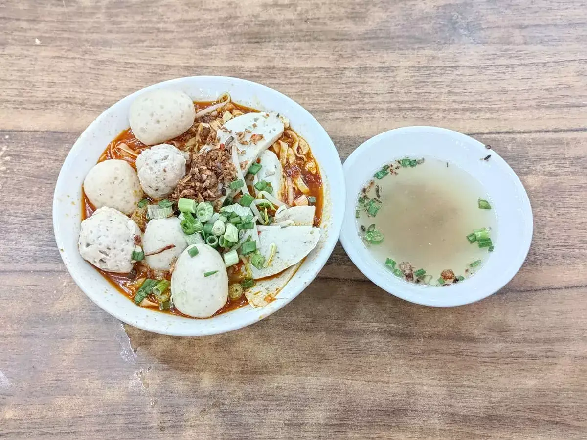 Big Fishball Noodle: Fishball Mee Pok & Soup