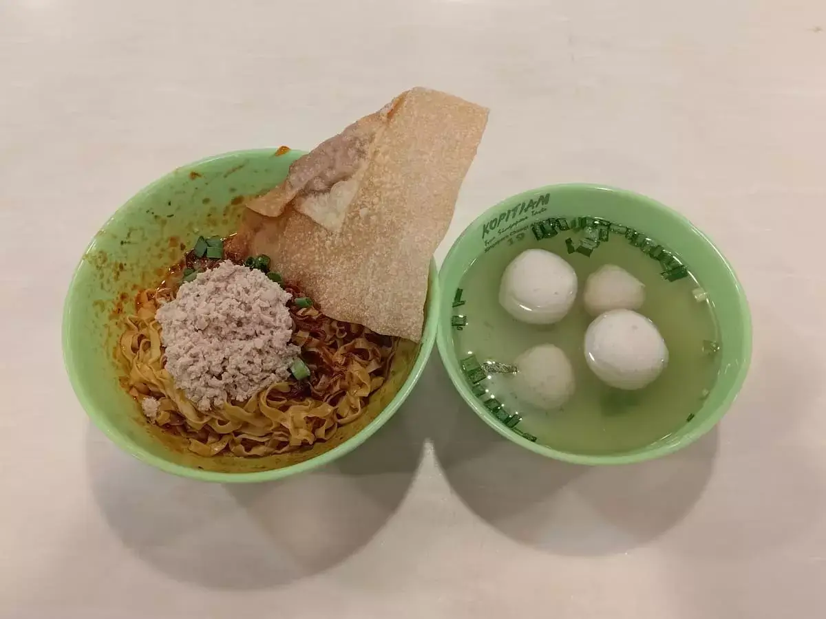 Bounce Teochew Fishball Noodles: Minced Meat Mee Pok & Fishball Soup