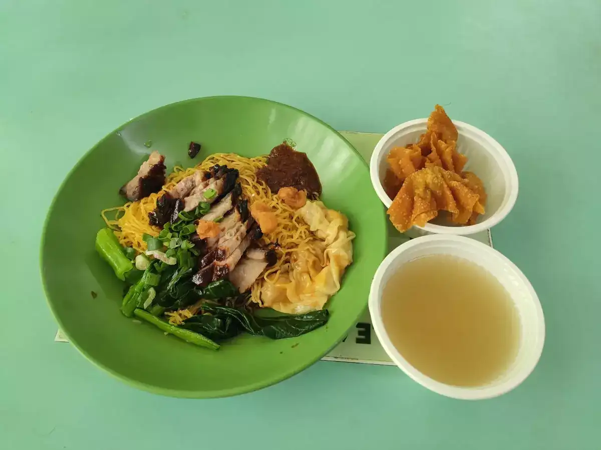Cantonese Delights: Wanton Mee with Fried Wanton & Soup