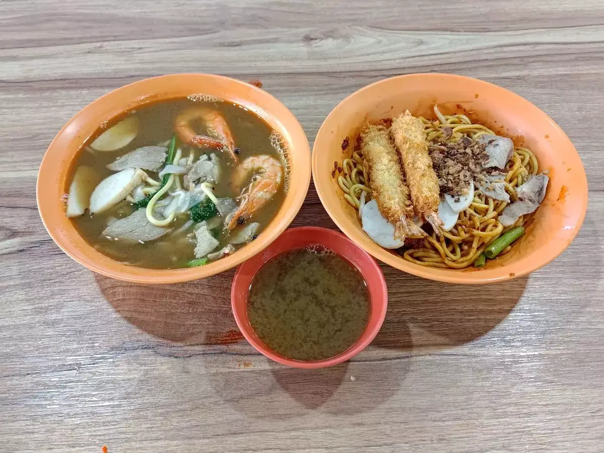 Chan's Delights Prawn Noodle: Prawn Mee Soup & Deep Fried Prawn Mee Soup