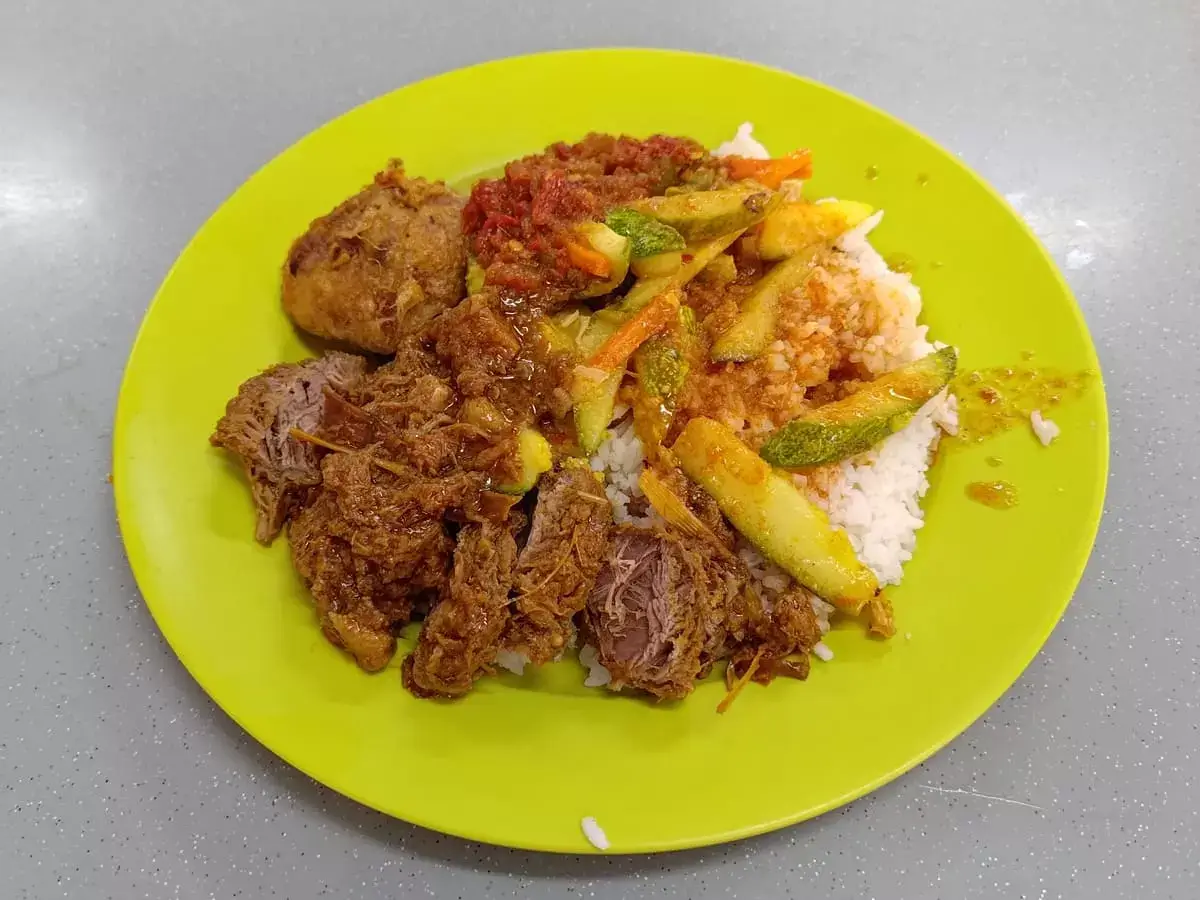 Che' Rose Nasi Padang: Beef Rendang, Begedil & Achar with Rice & Mixed Curry