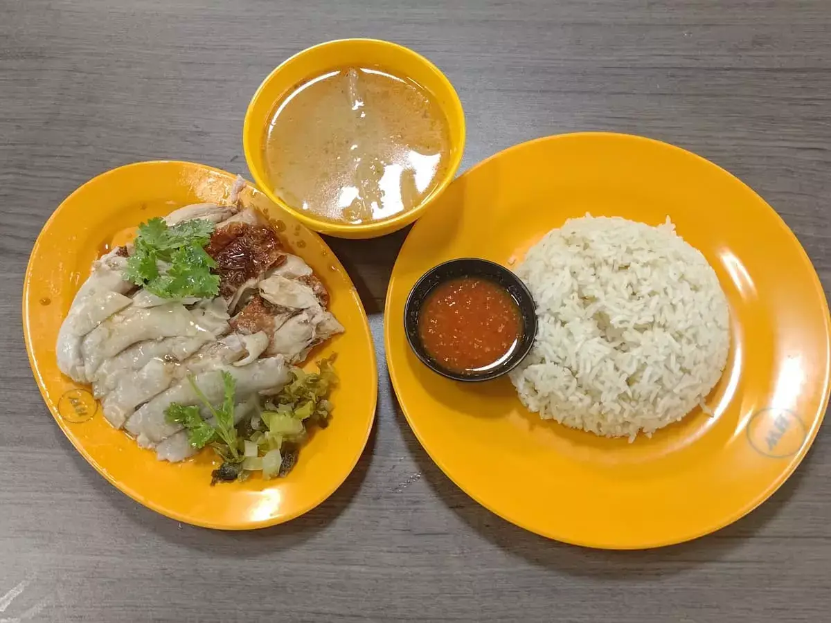 Ever Fragrant Chicken Rice: Hainanese Chicken & Roast Chicken with Rice & Soup