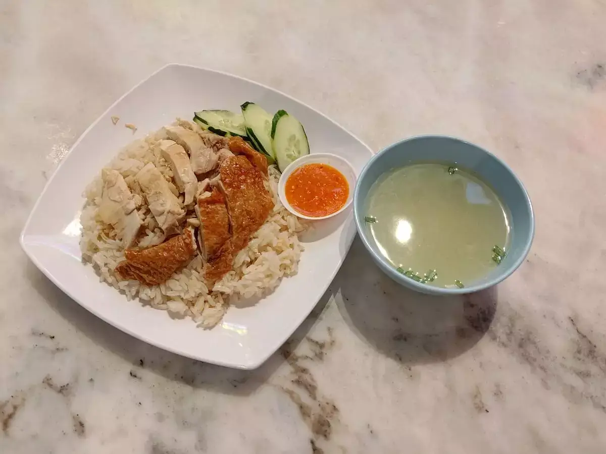 Fragrance Garden Chicken Rice: Hainanese Chicken & Roast Chicken Rice with Soup