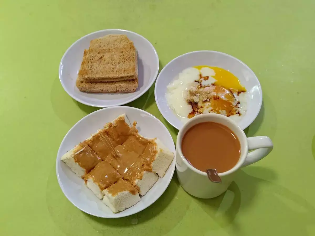 Fu Hua Coffee: Kaya Butter Toast, Peanut Butter Thick Toast, Half Boiled Eggs & Teh