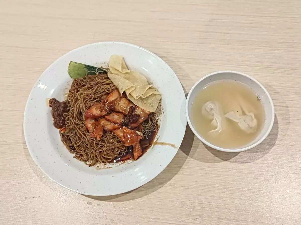 HK Wanton Noodle & Roasted Delights: Wanton Mee & Soup