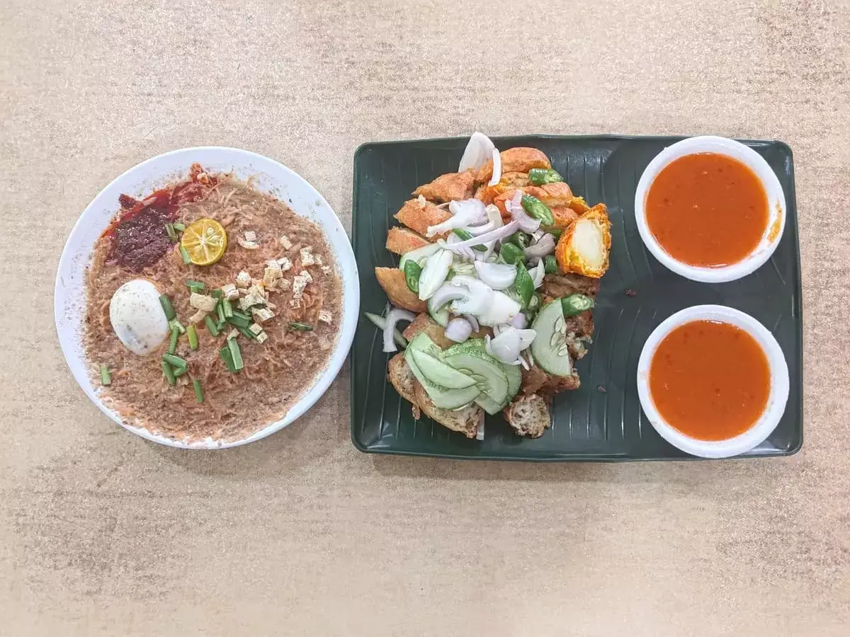 Haig Road Indian Rojak Serbaneka: Mee Siam & Indian Rojak