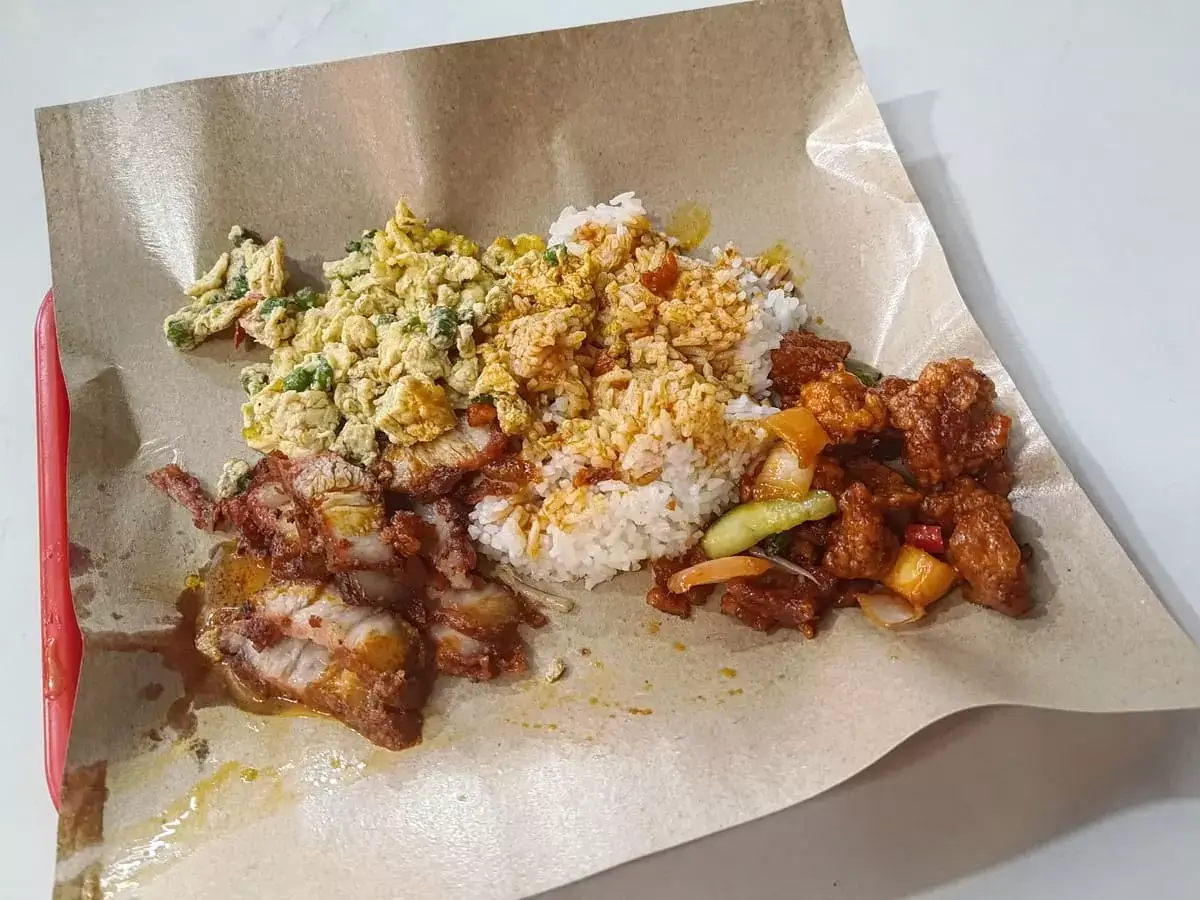 Hao Xiang Mixed Veg Rice: Nam Yu Pork Belly, Sweet Sour Pork, Long Beans Scrambled Egg with Rice & Curry