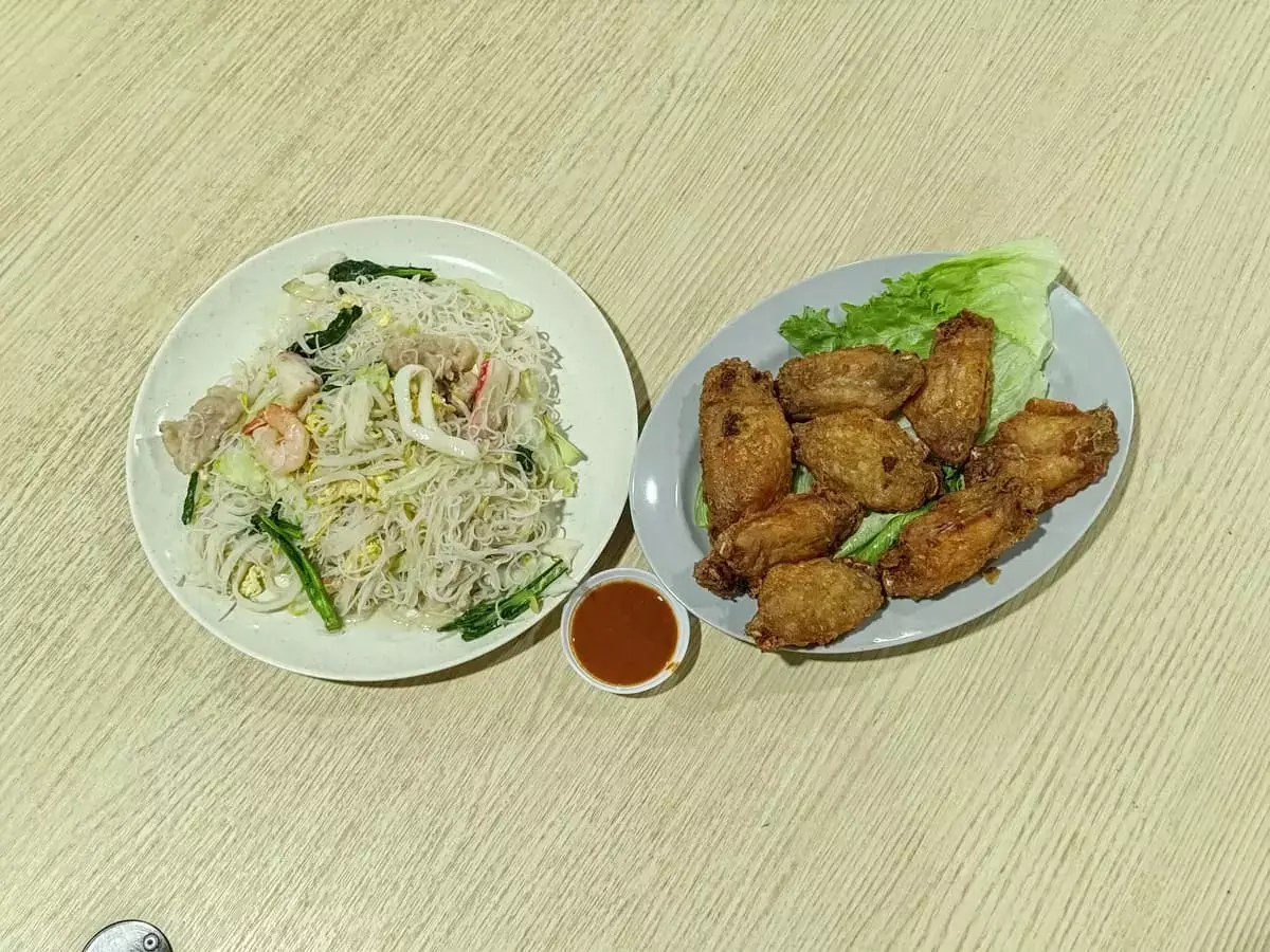Happy Kitchen: Signature Bee Hoon & Har Cheong Gai