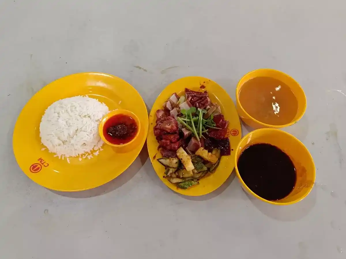 Ho Bee Roasted Food: Char Siew, Siu Yuk, Roast Duck with Rice, Soup & Braised Sauce