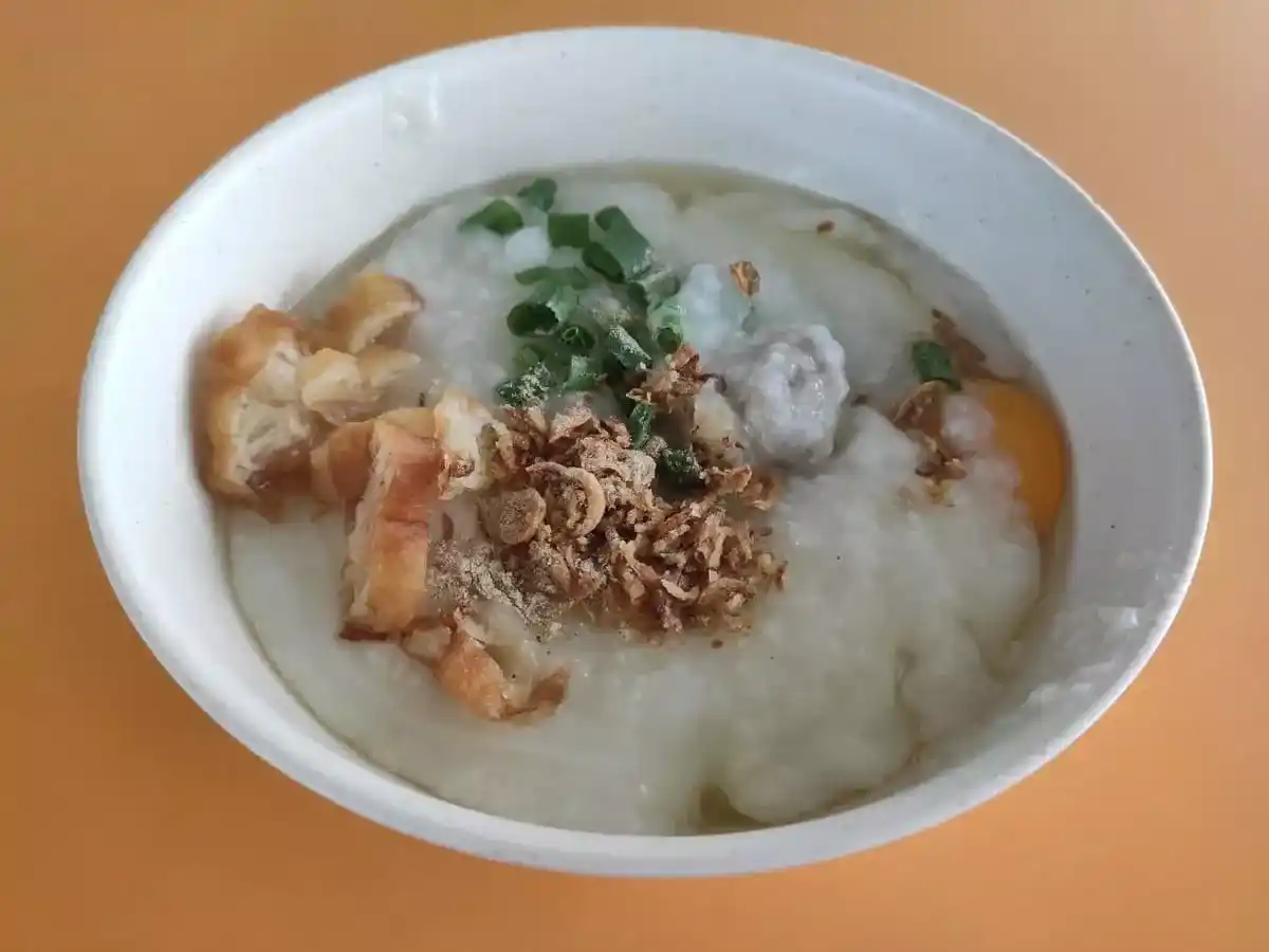Hong Ji Porridge: Meatball Porridge with Egg
