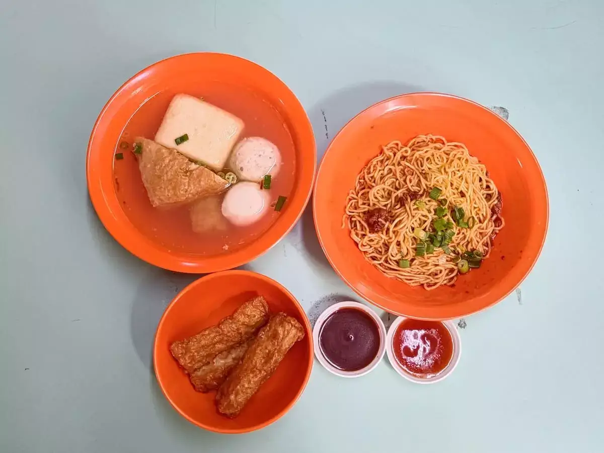 Hong Lim Yong Tau Foo Minced Meat Noodles: Yong Tau Foo Soup, Fish Roll, Mee Kia