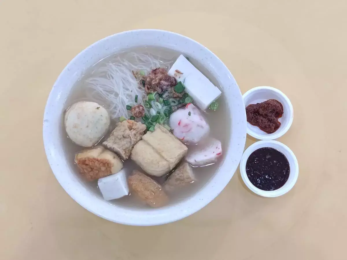 Hong Sheng Yong Tau Fu: Assorted Yong Tau Foo Soup Mee Hoon & Sauces