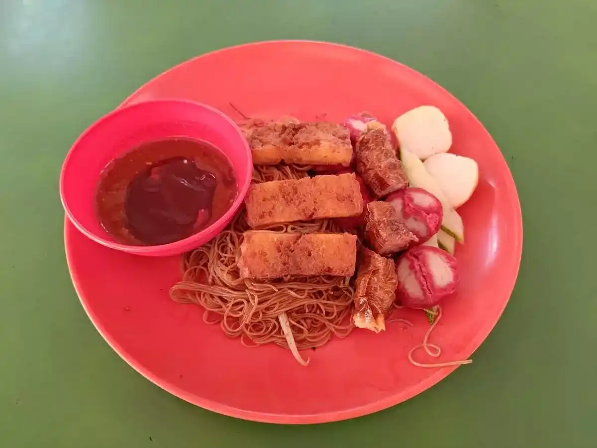 Hup Kee Wu Xiang Guan Chang: Assorted Ngo Hiang, Fried Mee Hoon & Sauce