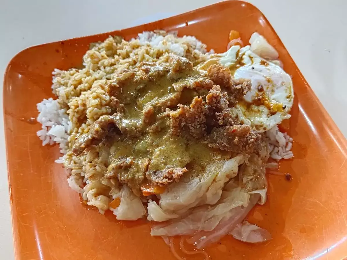 Hup Seng Hainanese Curry Rice Fish Head: Pork Chop Hainanese Curry Rice