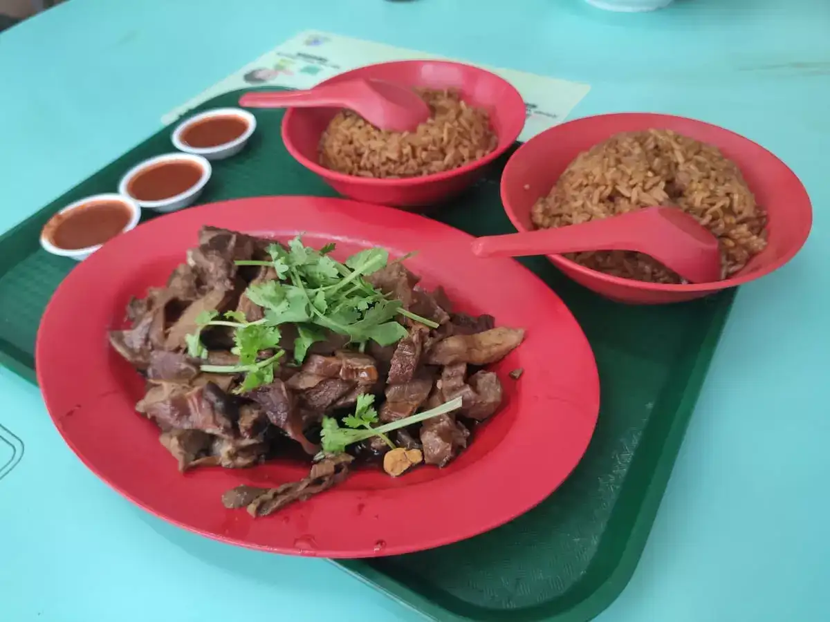 Hwee Kee: Pork Ribs, Pork Shoulder, Yam Rice & Chilli