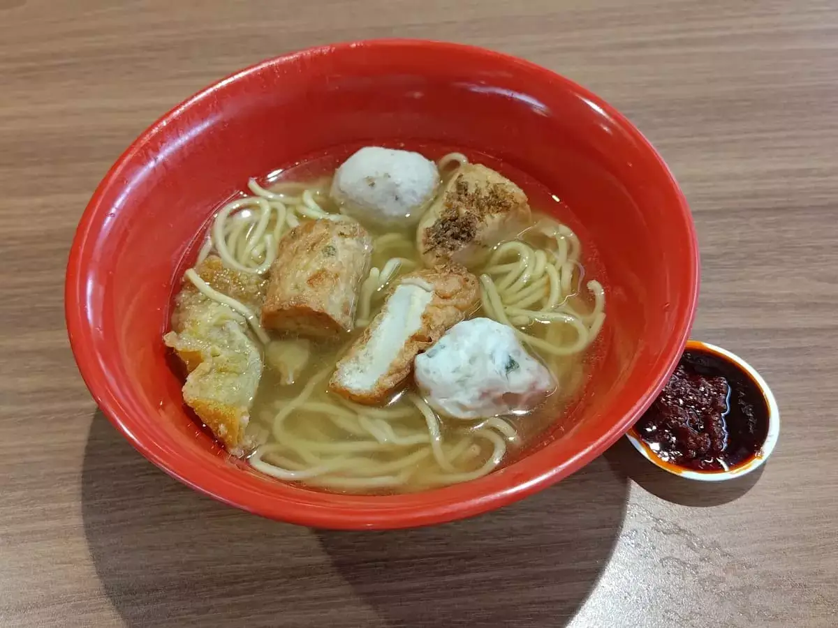 Ipoh Yong Tau Fu: Yong Tau Foo Yellow Noodles Soup & Sweet Sauce
