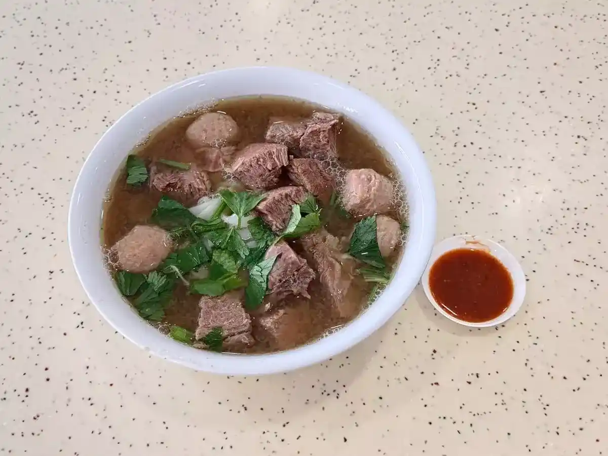 Joo Chiat Beef King: Beef Kway Teow Soup & Chilli