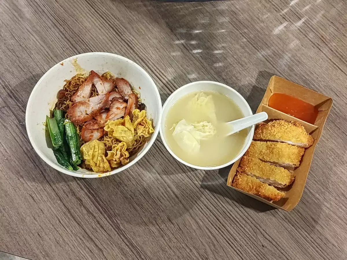 Kallang Wantan Noodle: Wanton Mee Black Sauce & Chicken Cutlet