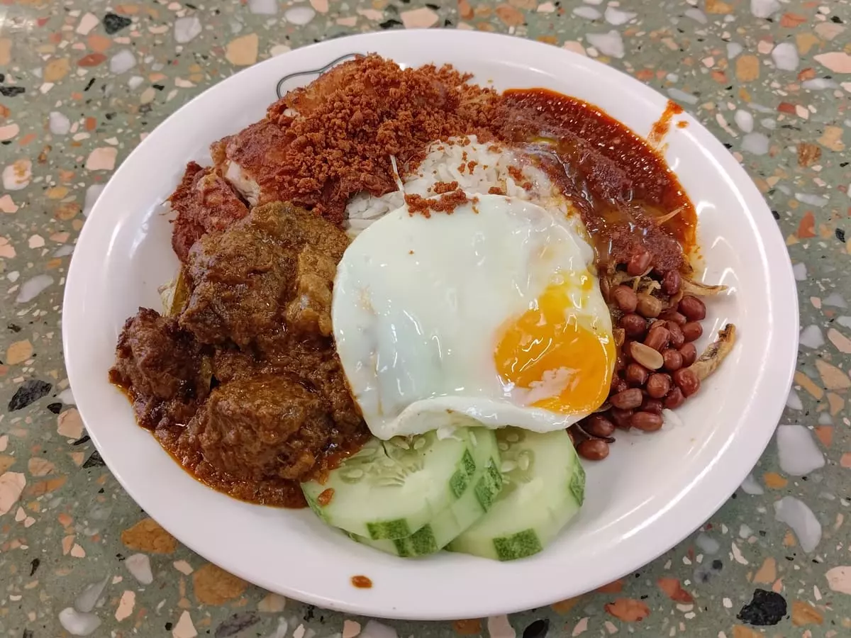 Kampung Nasi Lemak: Nasi Lemak with Beef Rendang, Fried Chicken Leg, Fried Egg, Ikan Bilis Peanuts