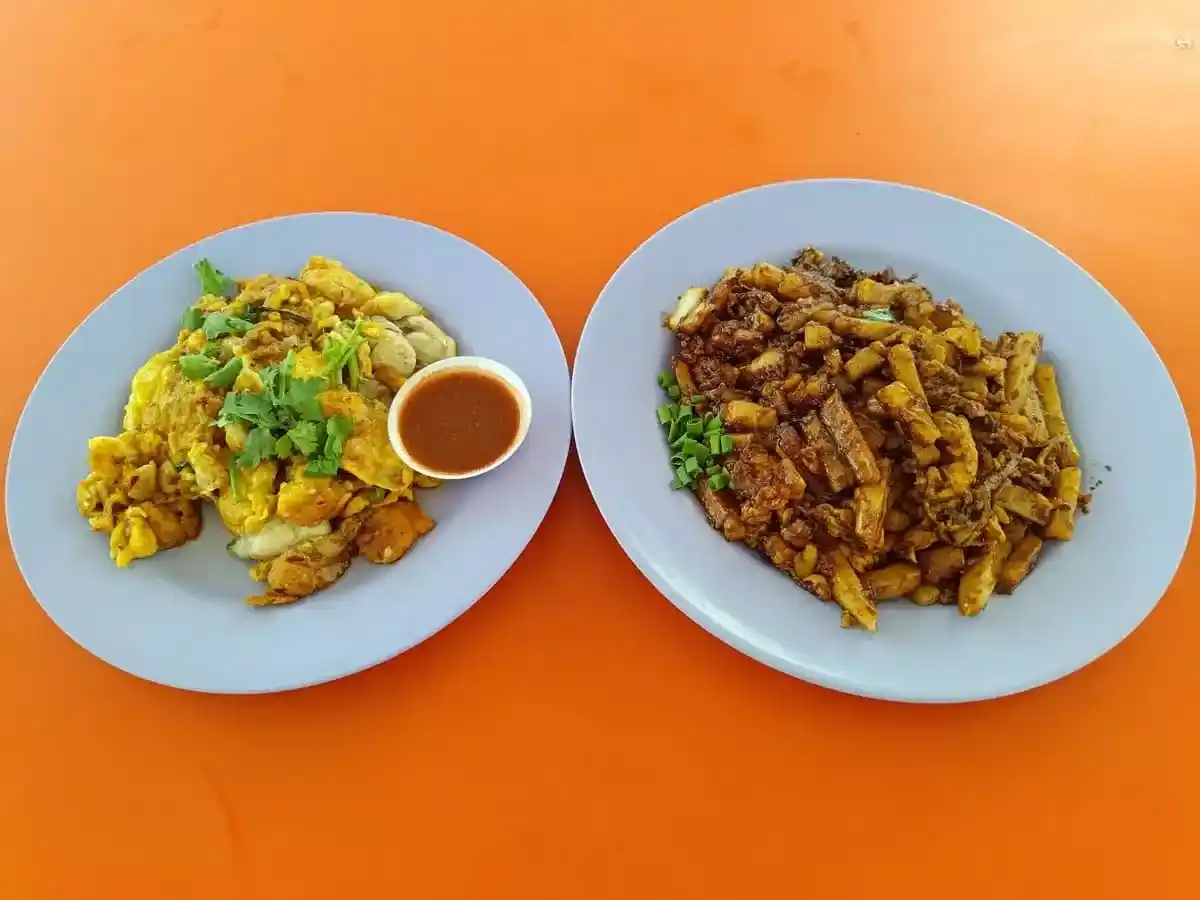 Katong Fried Oyster: Fried Oyster Omelette & Fried Carrot Cake Black