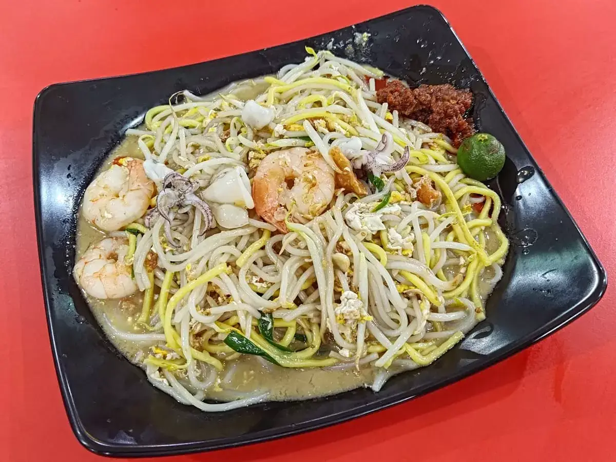 Kim Hue Hokkien Mee Carrot Cake: Fried Hokkien Mee