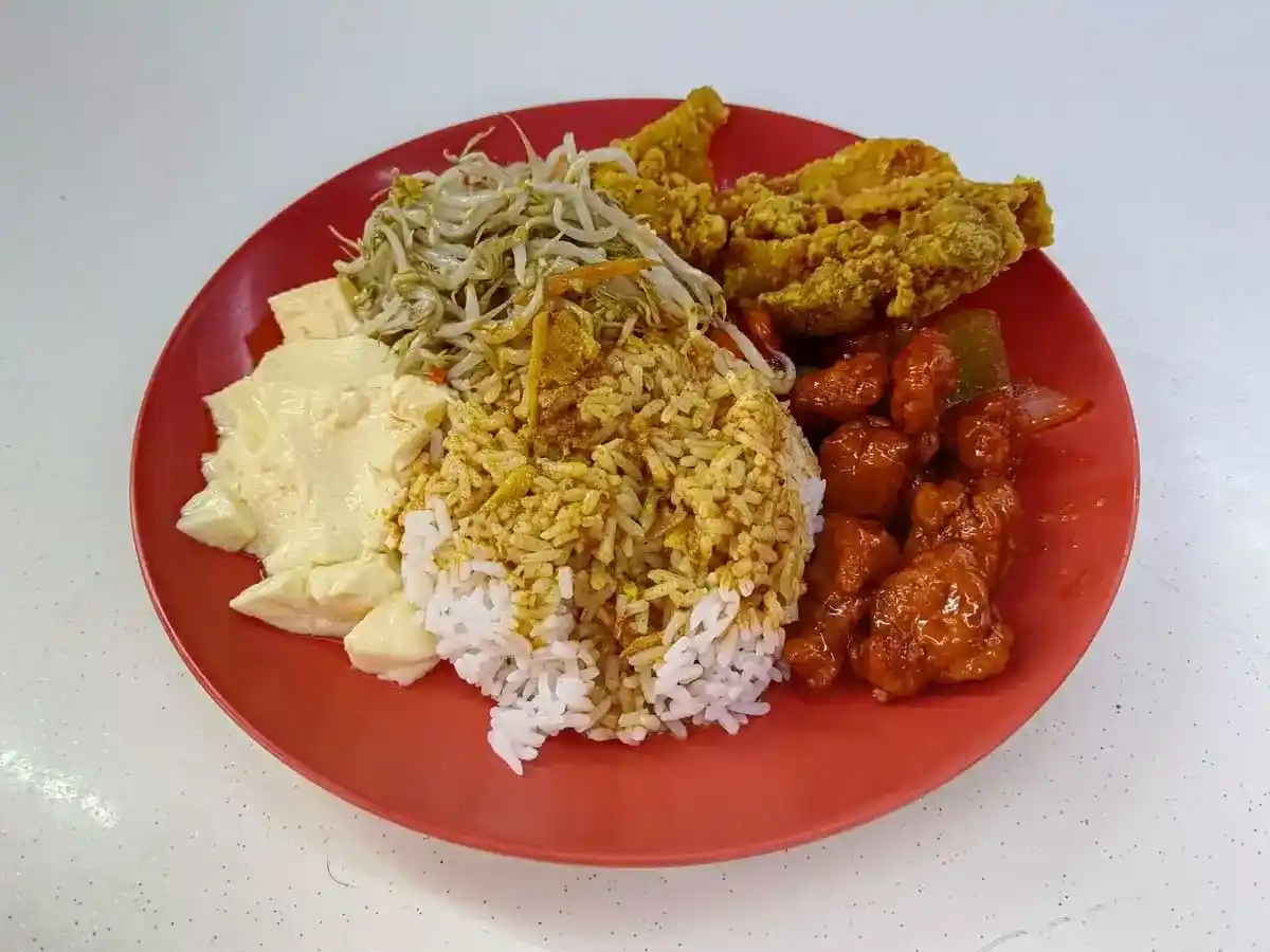 Lady Boss Mixed Veg Rice: Sweet Sour Pork, Fried Chicken, Steamed Egg, Bean Sprouts with Rice & Curry