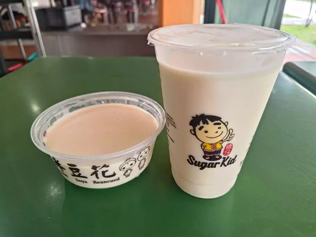 Lao Ban Soya Beancurd: Almond Soya Beancurd & Soya Milk