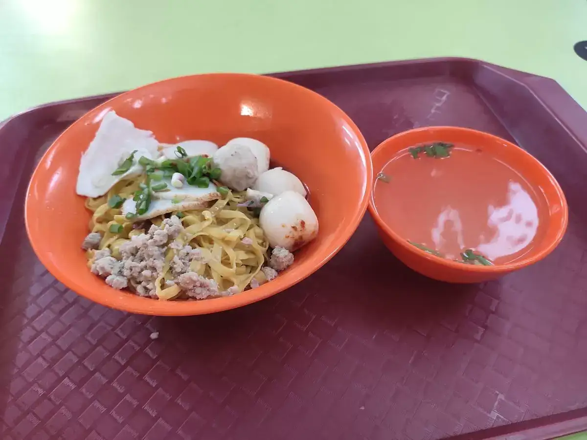 Liang Chuan Fishball Minced Meat Noodle: Mee Pok with Soup