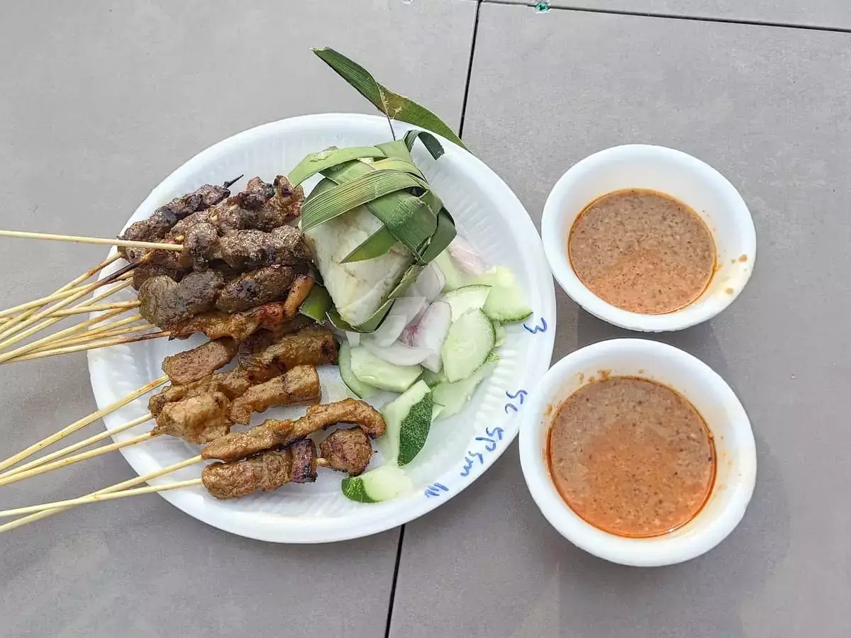 Lin Yuan Satay: Assorted Satay & Satay Sauce