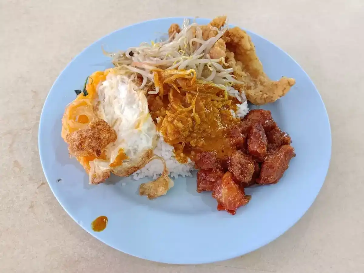 Long Ji Cooked Food: Sweet Sour Pork, Fried Fish Fillet, Bean Sprouts, Fried Egg with Rice & Curry