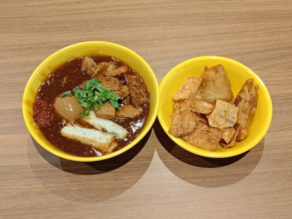 Lu Ba Jie: Braised Pork Lor Mee & Fried Fish