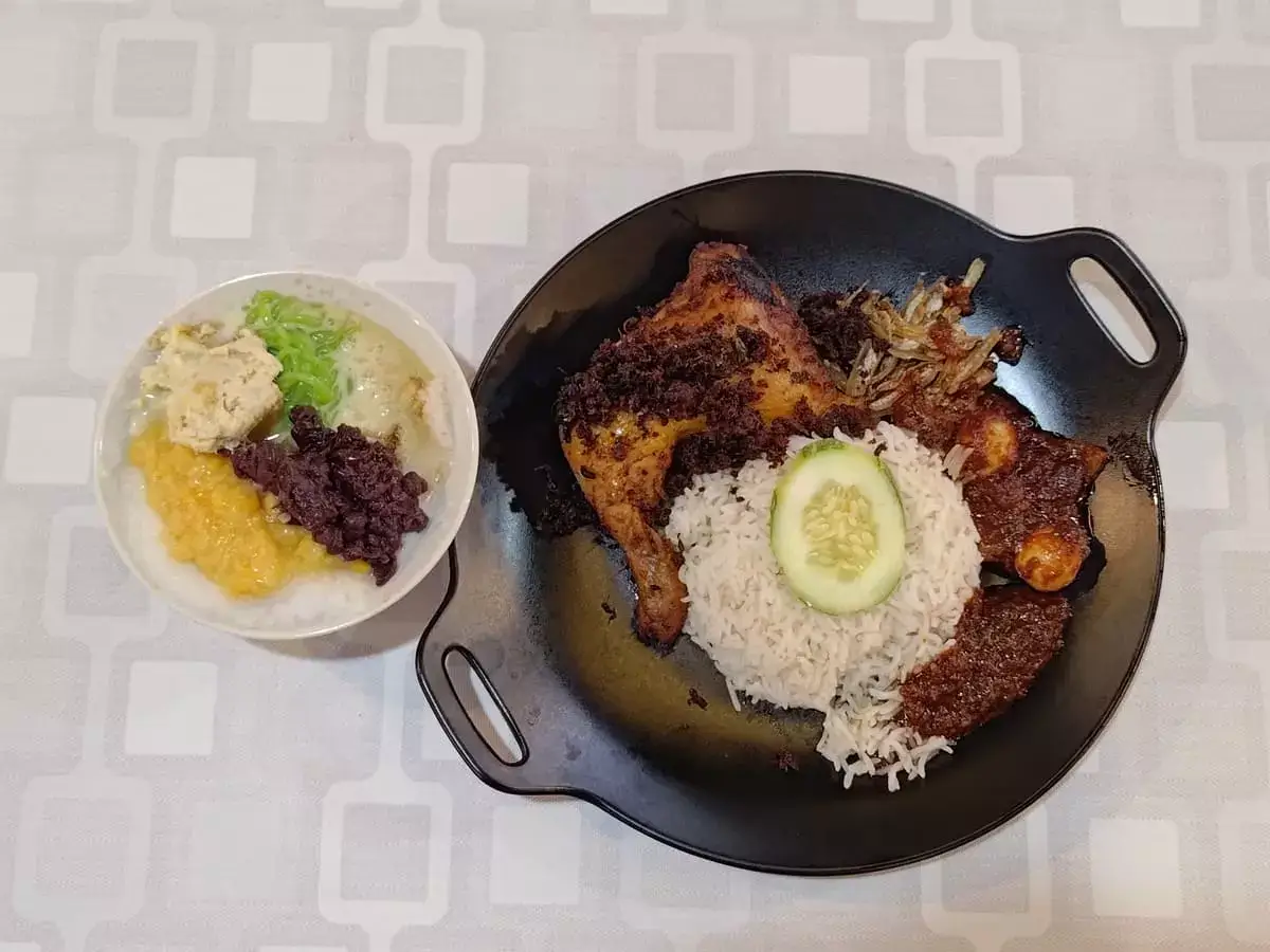 Makan Melaka: Chendol Red Bean, Corn, Durian & Nasi Lemak Ayam Goreng Berempah