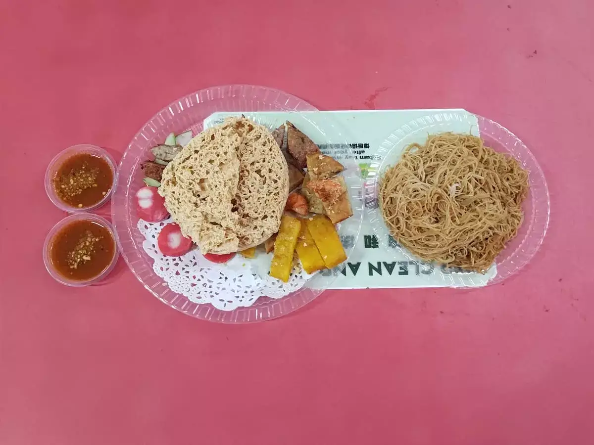 Mei Ngoh Hiang Bee Hoon: Assorted Ngo Hiang & Fried Mee Hoon