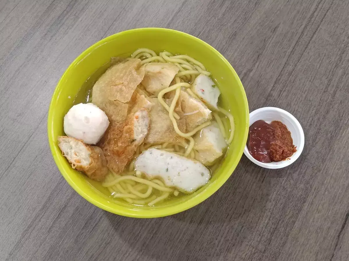 Natural Yong Tau Foo: Assorted Yong Tau Foo Soup with Yellow Noodles & Sauce