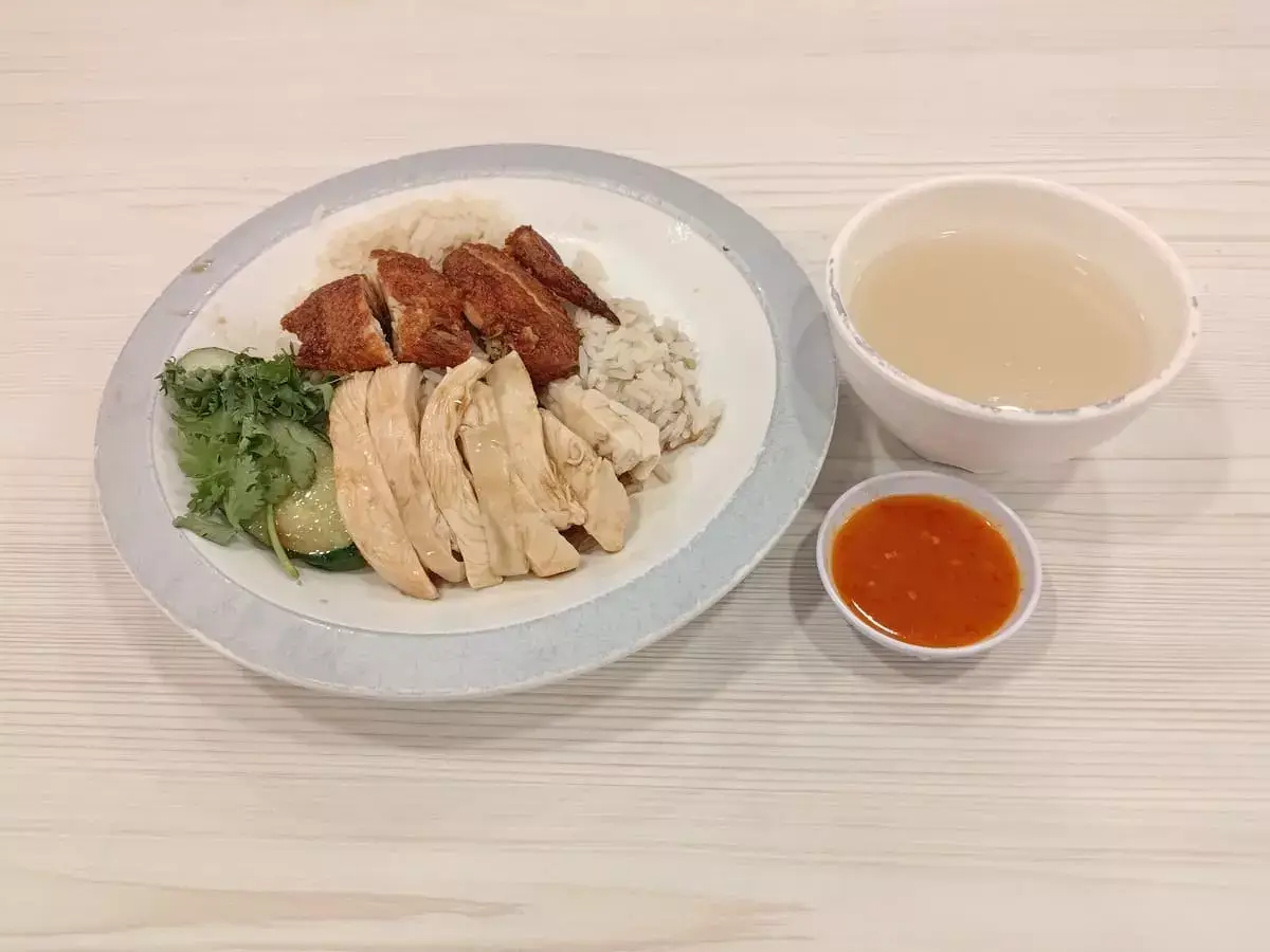 Odeon Chicken Rice: Hainanese Chicken & Roast Chicken Rice with Soup