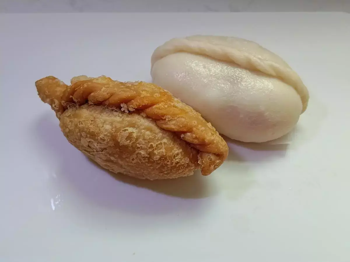 Old Chang Kee: Chicken Curry Puff & Steam Chicken Curry Bao