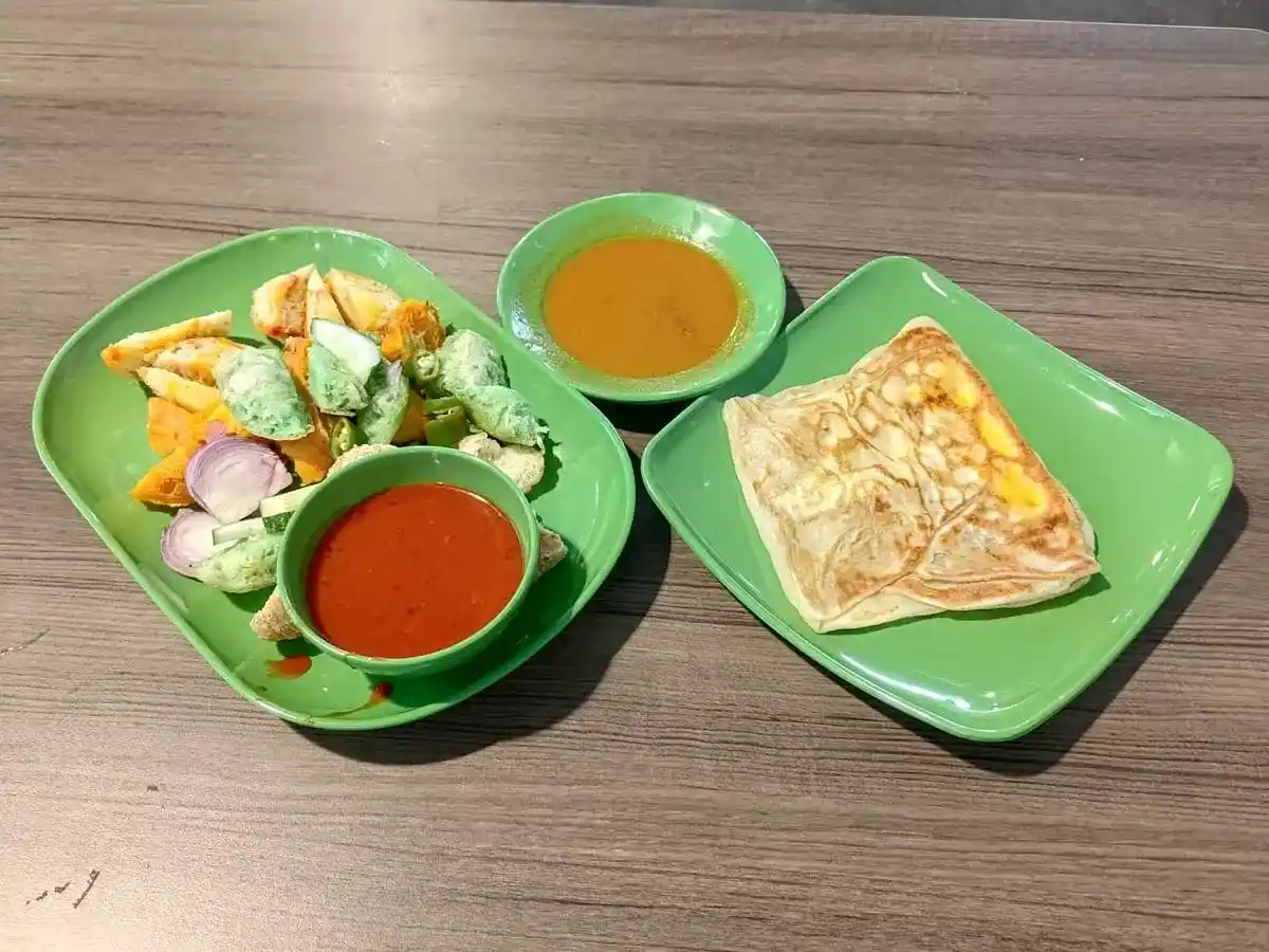 One Punggol Rojak & Prata: Indian Rojak & Egg Prata