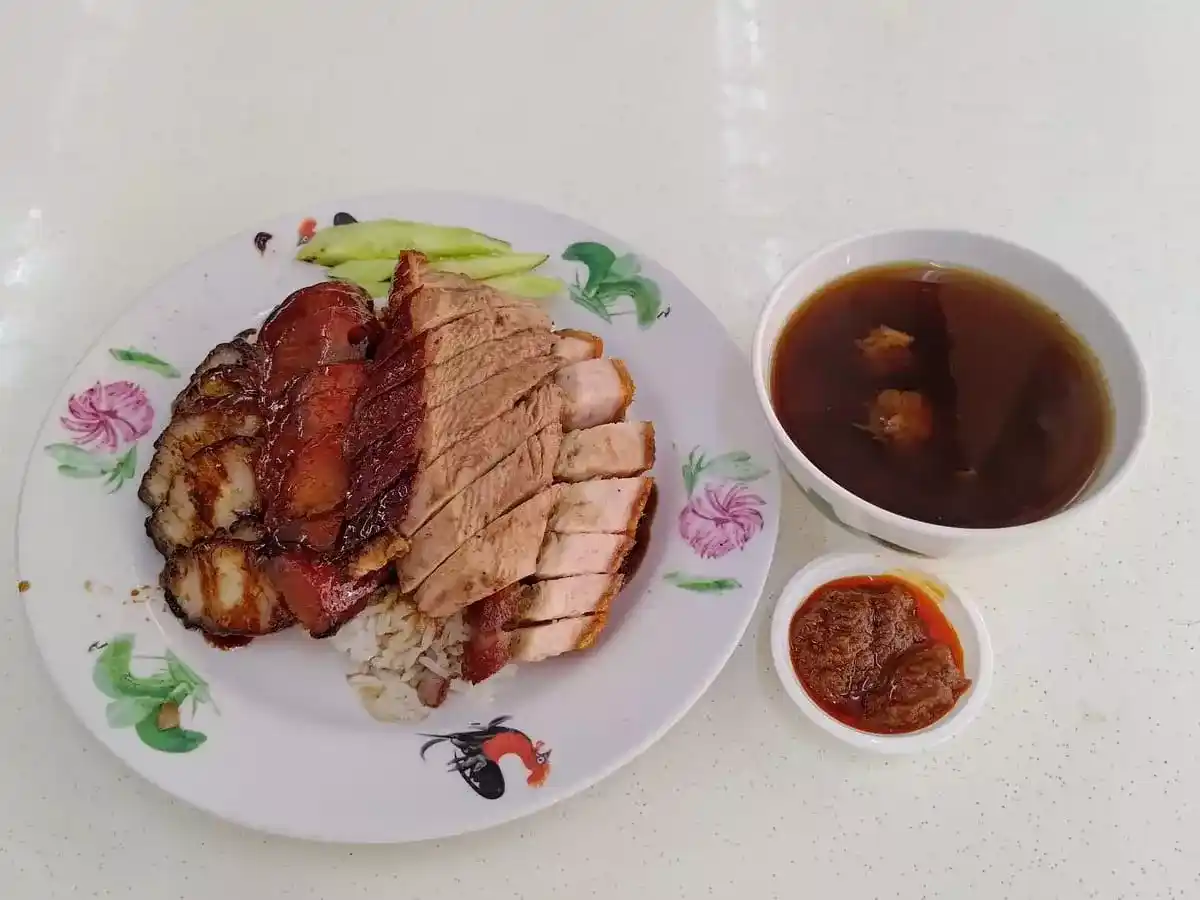 Shun Feng Roasted Delight: Char Siew, Roast Sausage, Roast Duck, Siu Yuk Rice & Soup